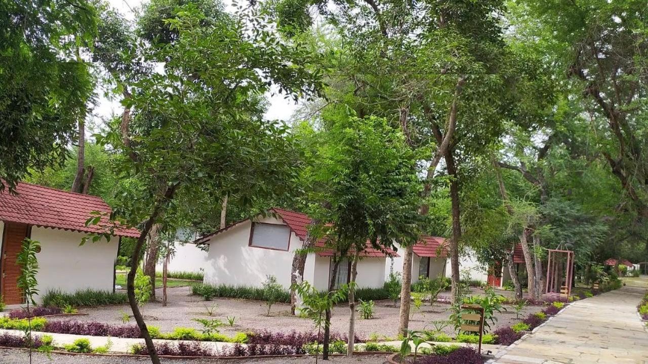 Aranya Vilas - A Nature Resort Udajpur Zewnętrze zdjęcie